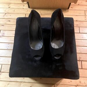 Ninewest velvet pumps